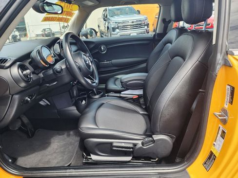 Used 2017 MINI Cooper 2-Door Hardtop FWD image 14