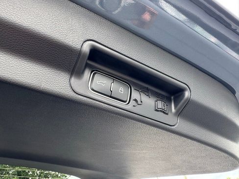 New 2025 Ford Explorer Active image 41