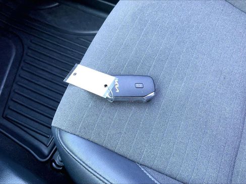 Used 2023 Kia Seltos S w/ Navigation Package FWD image 15