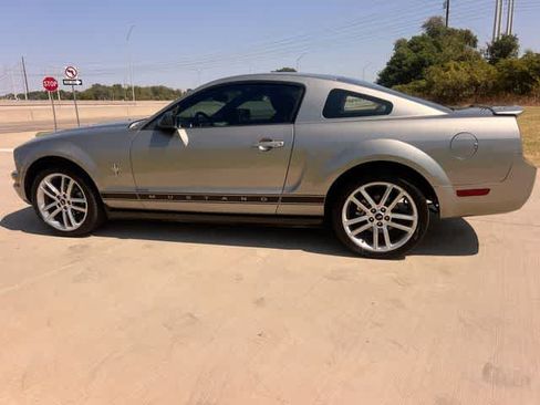 Used 2008 Ford Mustang Coupe RWD image 4