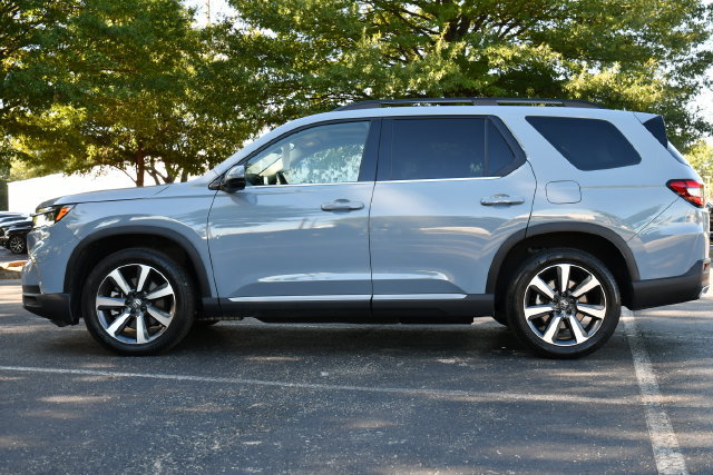 Used 2024 Honda Pilot Touring image 4