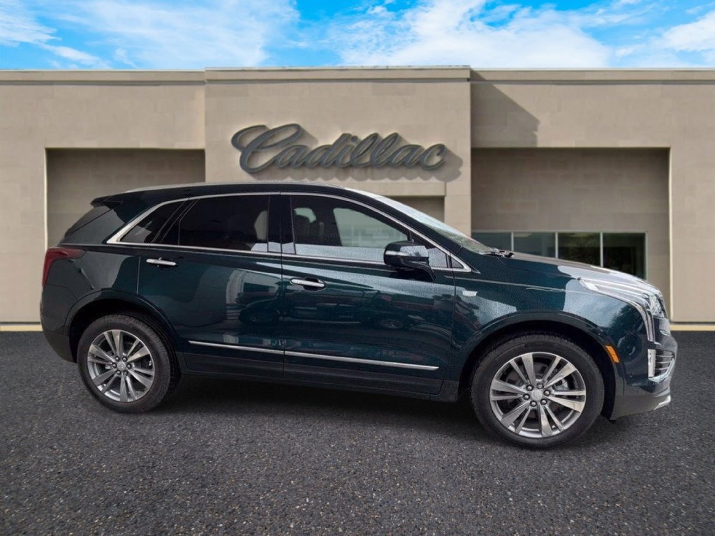 Used 2026 Cadillac XT5 Premium Luxury w/ Driver Assist Package FWD image 2