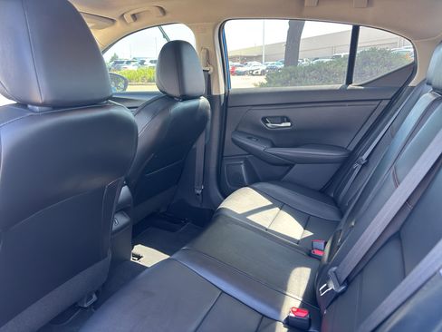 Used 2023 Nissan Sentra SR w/ SR Premium Package FWD image 9