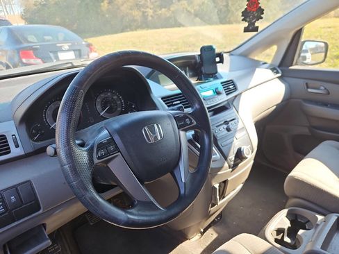 Used 2011 Honda Odyssey EX image 10