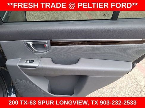 Used 2012 Hyundai Santa Fe GLS image 32