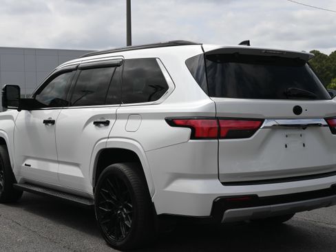 Used 2023 Toyota Sequoia Limited image 11