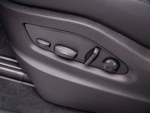 Used 2026 Porsche Cayenne AWD/4WD image 15
