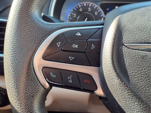 Used 2015 Chrysler 200 LX FWD image 13
