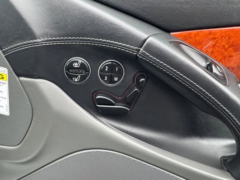 Used 2005 Mercedes-Benz SL 65 AMG image 31