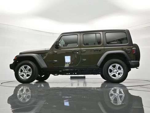 Used 2022 Jeep Wrangler Unlimited Sport AWD/4WD image 43