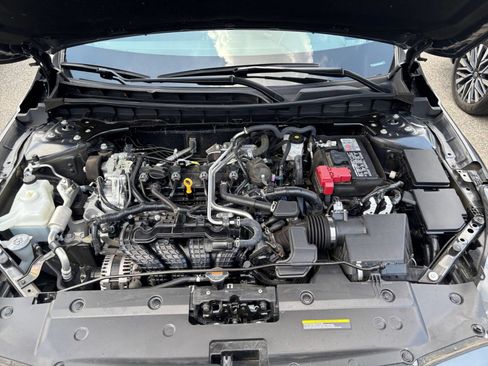 Used 2025 Nissan Altima 2.5 SV FWD image 31