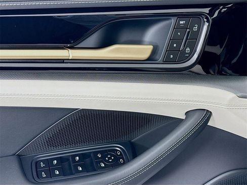 New 2026 Porsche Panamera image 11