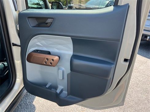 Used 2024 Ford Maverick Lariat w/ 4K Tow Package image 16