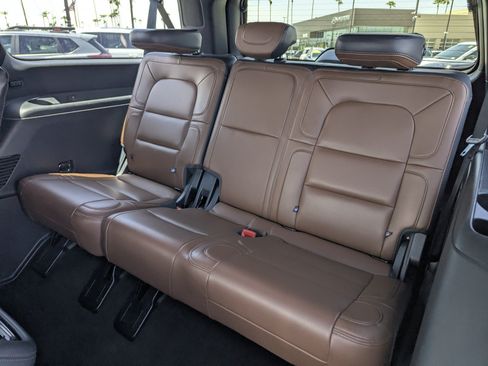 Certified 2024 Lincoln Navigator L Reserve AWD/4WD image 10