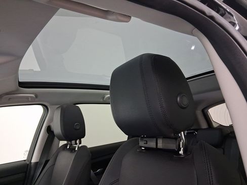 New 2025 Land Rover Discovery Sport S image 12