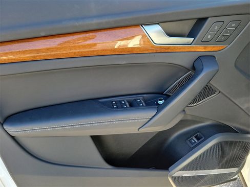 Certified 2023 Audi Q5 2.0T Premium Plus w/ Premium Plus Package image 19