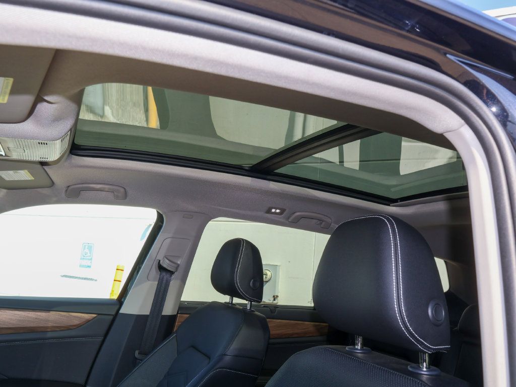Certified 2026 Volkswagen Atlas SE w/ Panoramic Sunroof Package AWD/4WD image 13
