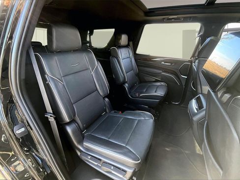 Used 2021 Cadillac Escalade Premium Luxury image 29