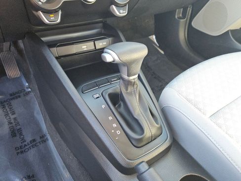 Used 2022 Kia Rio S image 13