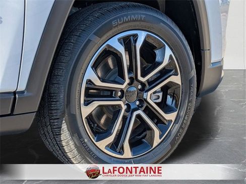 Certified 2023 Jeep Compass Limited image 31