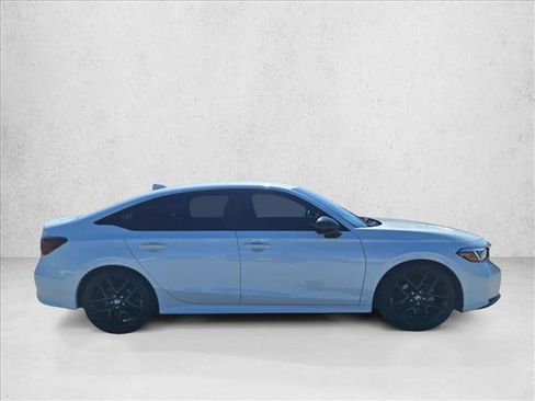 Used 2025 Honda Civic Sport image 4