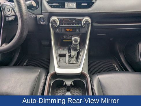 Used 2019 Toyota RAV4 Limited image 25