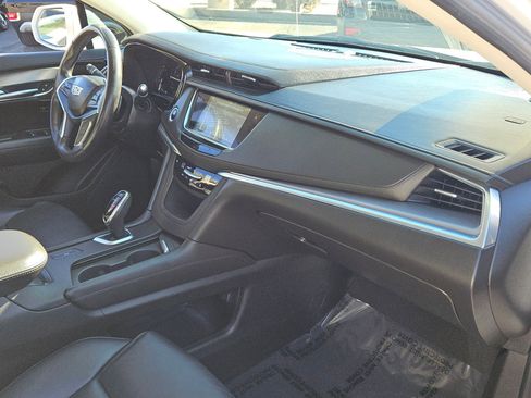 Used 2018 Cadillac XT5 Luxury w/ Driver Awareness Package image 24