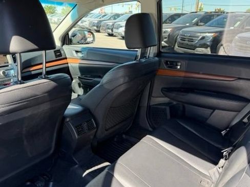Used 2013 Subaru Outback 2.5i Limited AWD/4WD image 15
