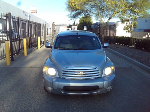 Used 2010 Chevrolet HHR LT FWD image 16