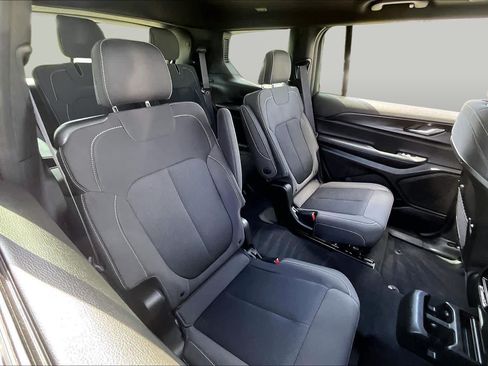Used 2025 Jeep Grand Cherokee L Laredo RWD image 19
