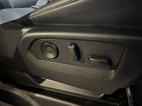 Used 2023 Chevrolet Suburban LT image 17