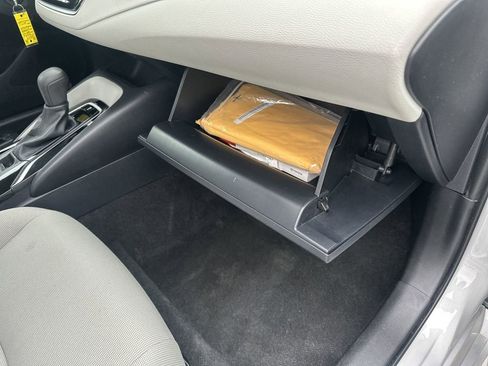 Used 2022 Toyota Corolla LE image 36