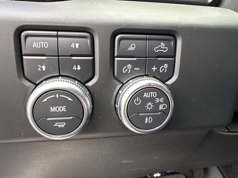 Used 2022 GMC Sierra 1500 Denali AWD/4WD image 18