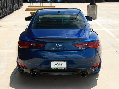 Used 2019 INFINITI Q60 Red Sport 400 w/ Cargo Package RWD image 13