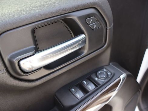 Used 2022 Chevrolet Silverado 1500 LT Trail Boss w/ Bed Protection Package AWD/4WD image 4