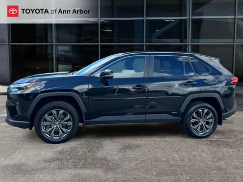 Used 2024 Toyota RAV4 XLE Premium w/ Weather Package AWD/4WD image 10