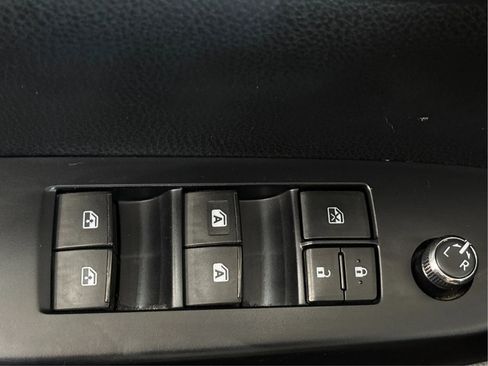 Used 2018 Toyota Highlander SE w/ Carpet Mat Package (TMS) AWD/4WD image 41