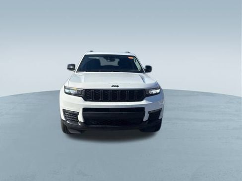 Used 2023 Jeep Grand Cherokee L Limited w/ Black Appearance Package image 2