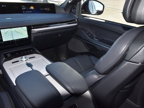 New 2025 Lincoln Navigator L Reserve w/ Jet Appearance Package image 18