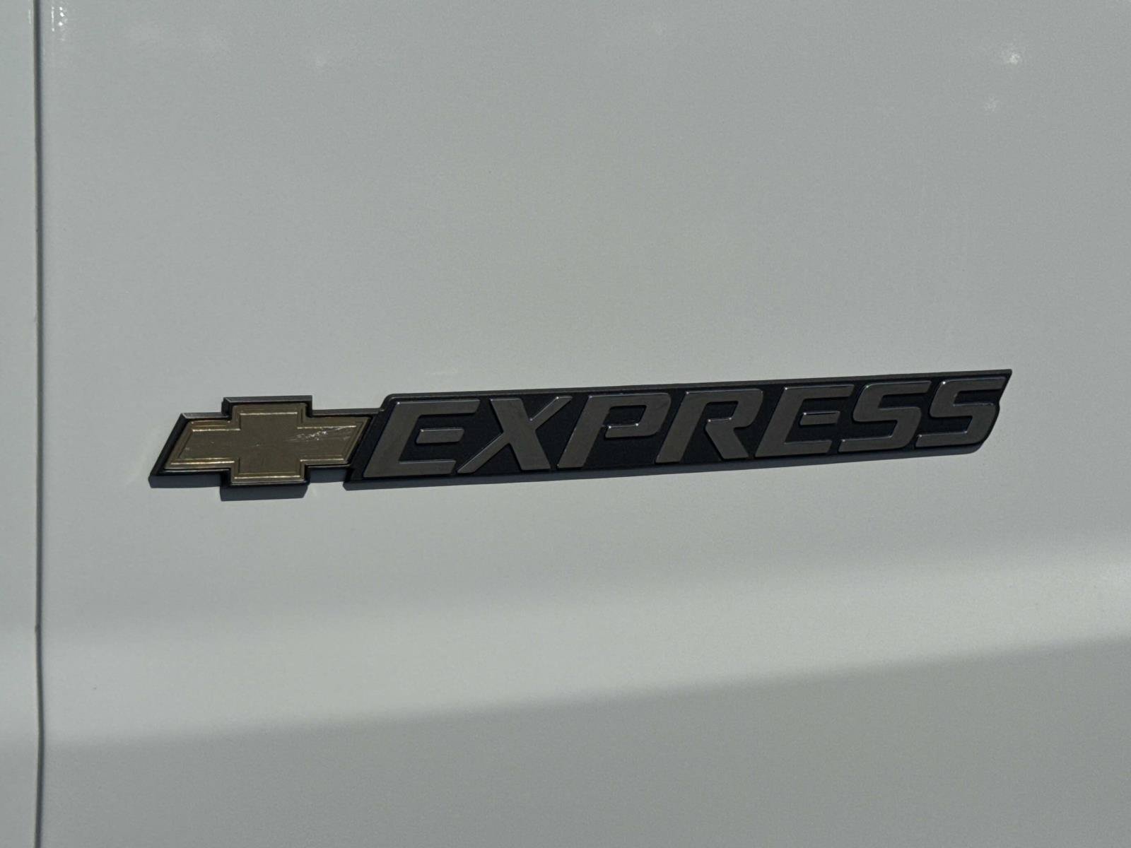 Used 2025 Chevrolet Express 2500 w/ Driver Convenience Package RWD image 24