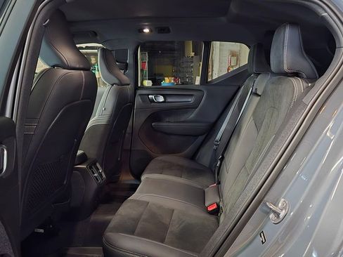 Certified 2023 Volvo XC40 Recharge Ultimate image 16