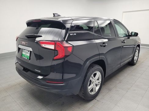 Used 2024 GMC Terrain SLE image 9