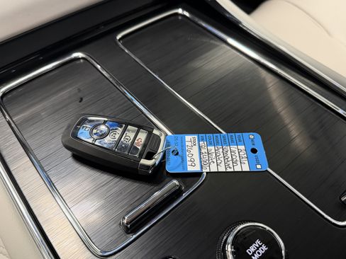 New 2026 Lincoln Aviator Reserve AWD/4WD image 15