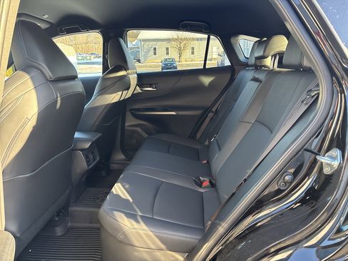 Used 2024 Toyota Venza XLE image 14