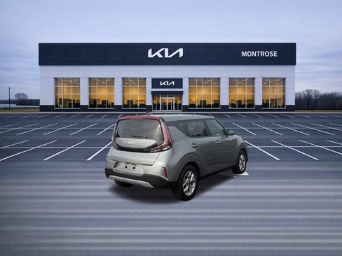 Used 2024 Kia Soul LX w/ Option Group 015 FWD image 6