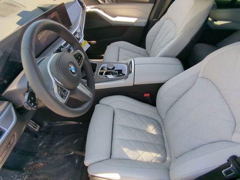 Used 2026 BMW X5 xDrive40i w/ M Sport Package AWD/4WD image 19