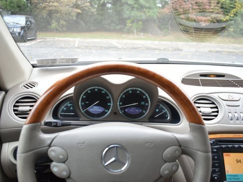 Used 2004 Mercedes-Benz SL 500 w/ Comfort Pkg image 7