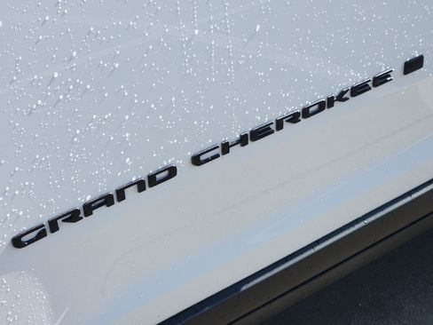 New 2026 Jeep Grand Cherokee Limited w/ Limited Altitude Package RWD image 8