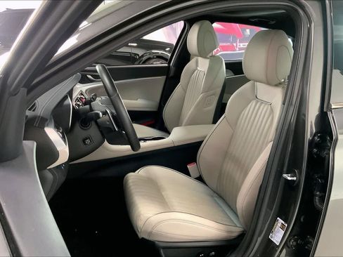 Used 2023 Genesis G70 2.0T w/ Sport Prestige Package image 10