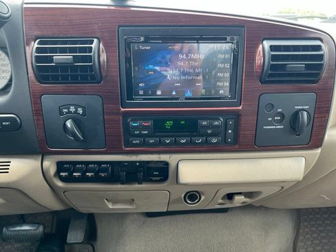 Used 2005 Ford F250 4x4 SuperCab Super Duty image 12
